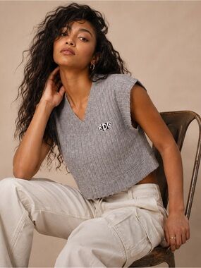 BDG Gray Ribbed Cropped V Neck Sweater Vest Top Small